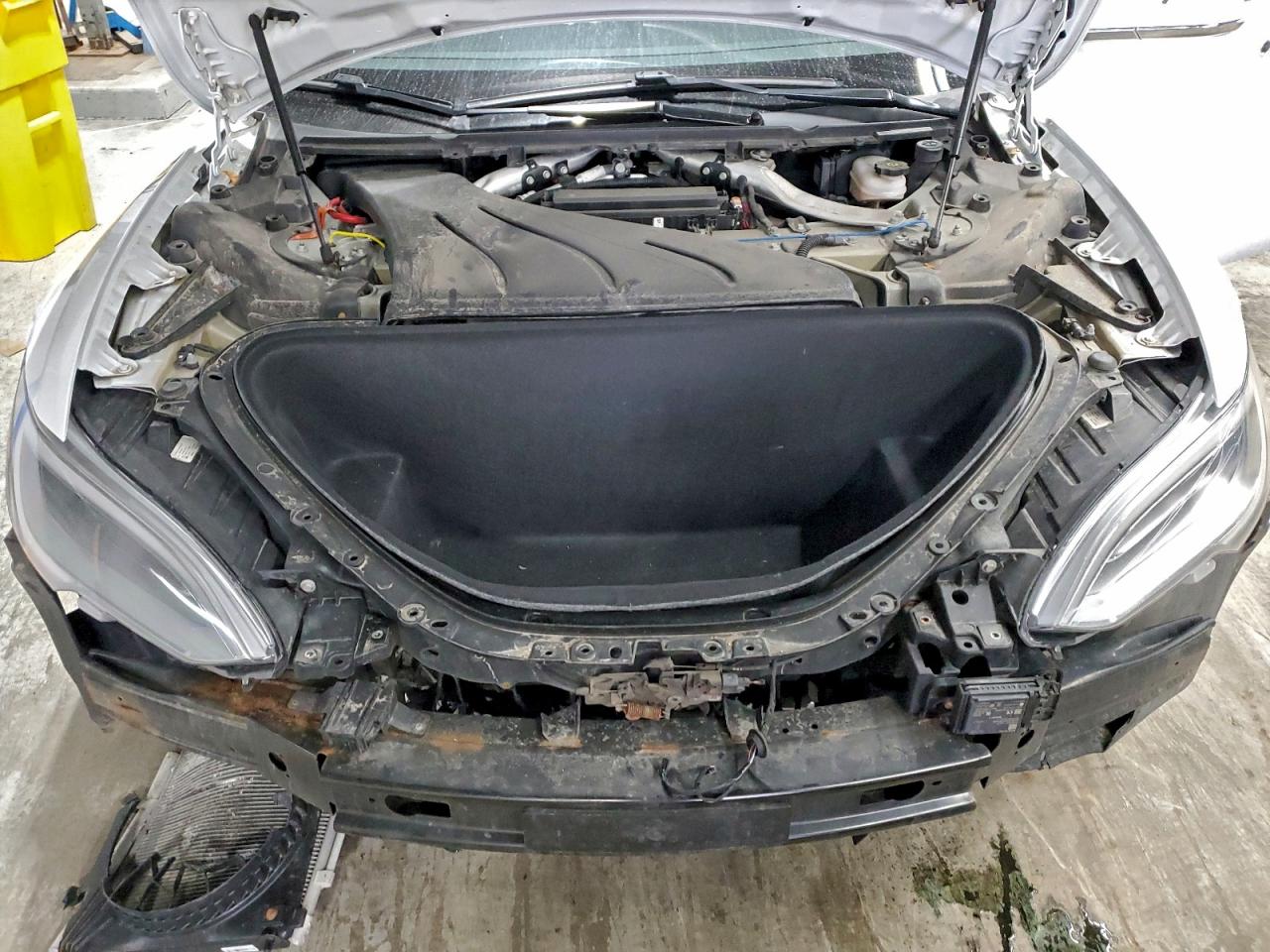 Tesla Model S Image 11