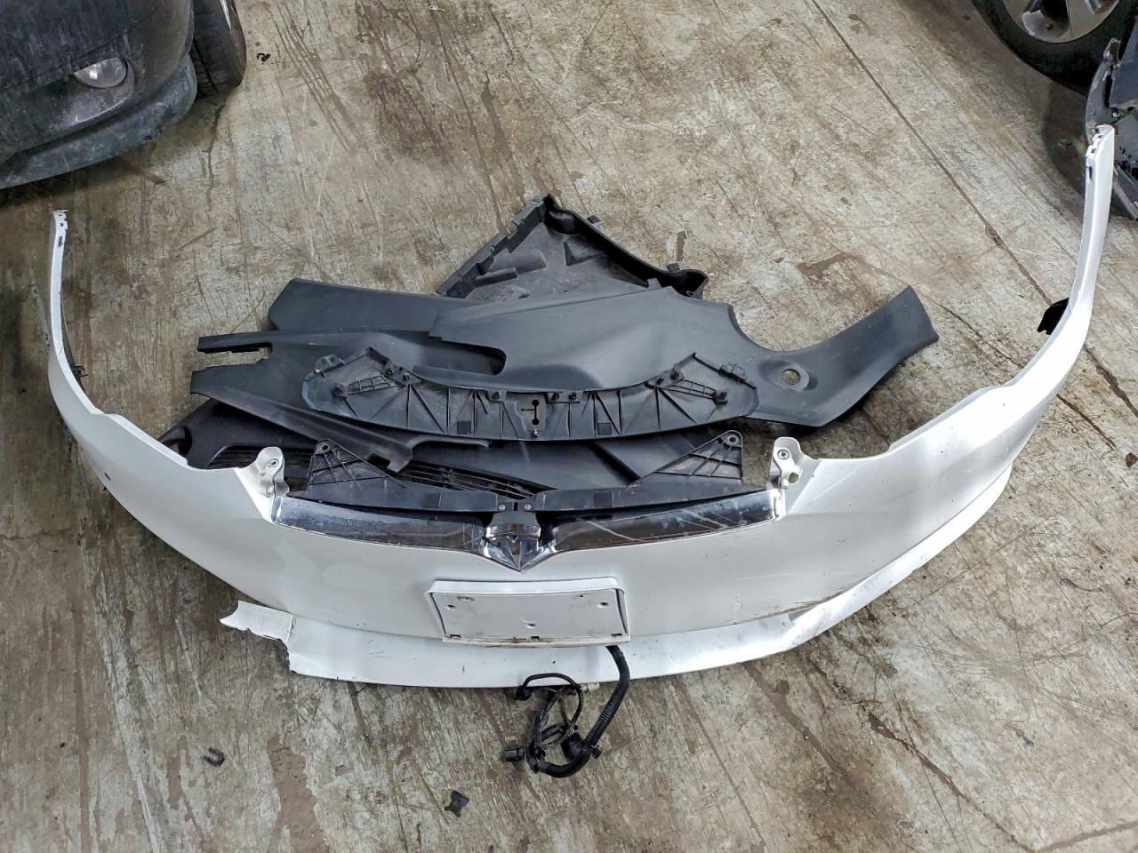 Tesla Model S Image 10