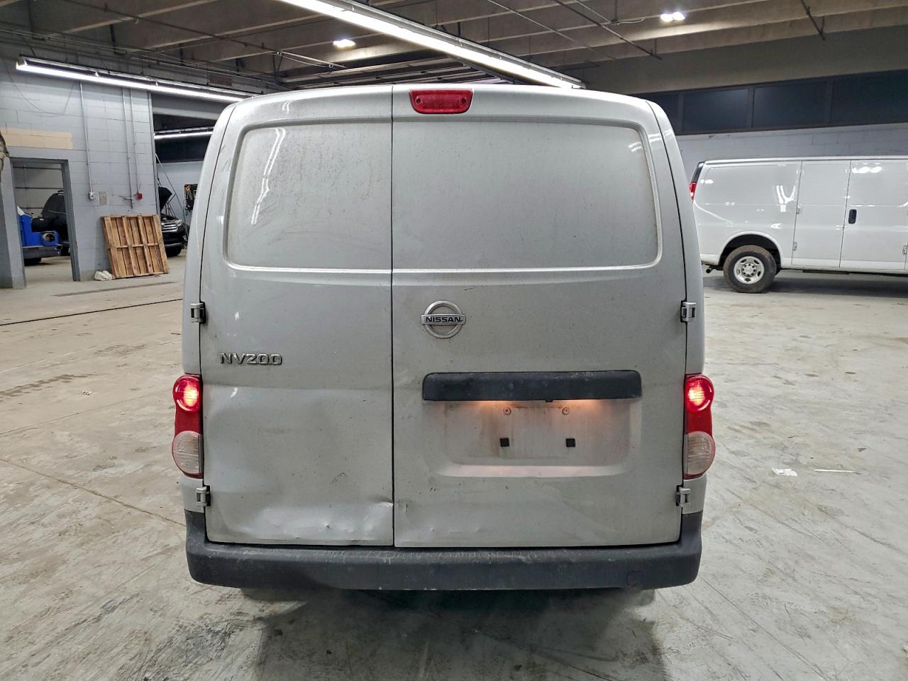 Nissan Nv 2.5s Image 13